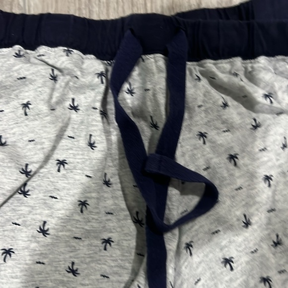 Pajama set - Picture 3 of 5